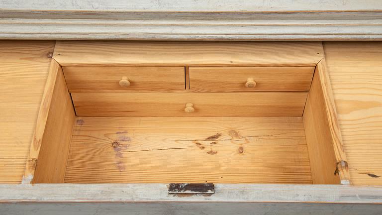 a chest of drawers from the second half of the 19th century.