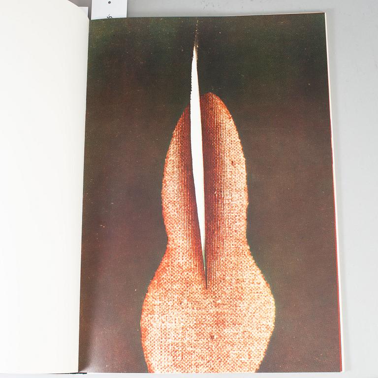 LUCIO FONTANA, book, "Manifiesto Blanco 1946 Spazialismo", 1966.