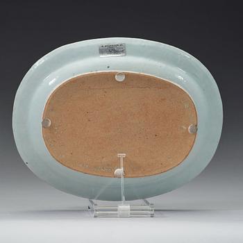 TERRIN med LOCK och FAT, kompaniporslin. Qingdynastin, Qianlong (1736-95).