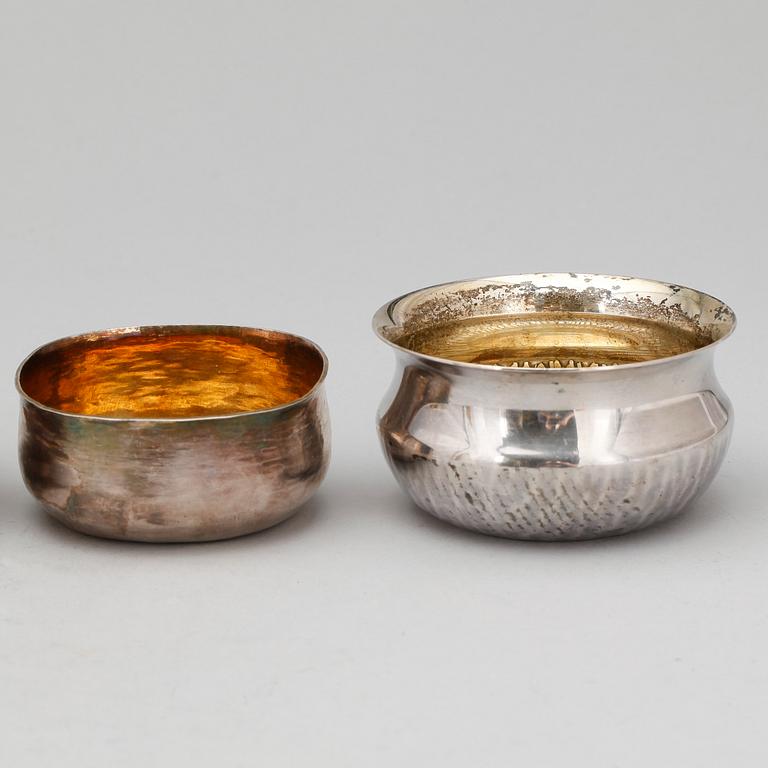 SKÅLAR, 4 stycken, silver, bland annat Rey Urban Stockholm 2002. Total vikt ca 655 gram.