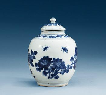 A blue and white Transitional jar with cover, 17th Century.