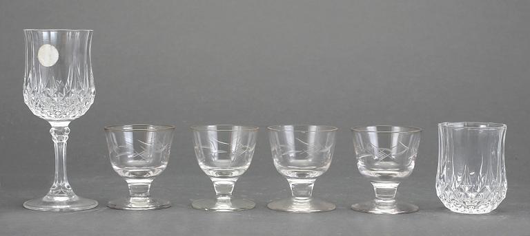 KARAFFER med PROPP, 6 st samt SNAPS/LIKÖRGLAS, 10 st, 1800/1900-tal.