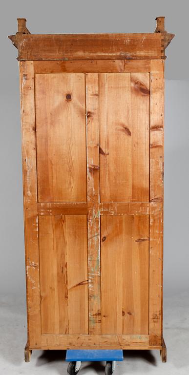 GARDEROBSSKÅP, jugend, tidigt 1900-tal.