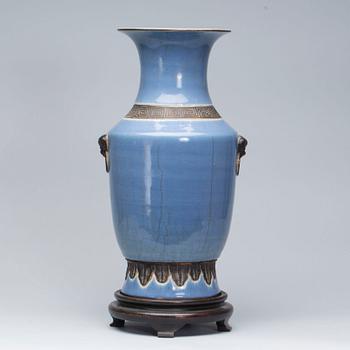 VAS, stengods. Kina, 1900-talets första hälft.