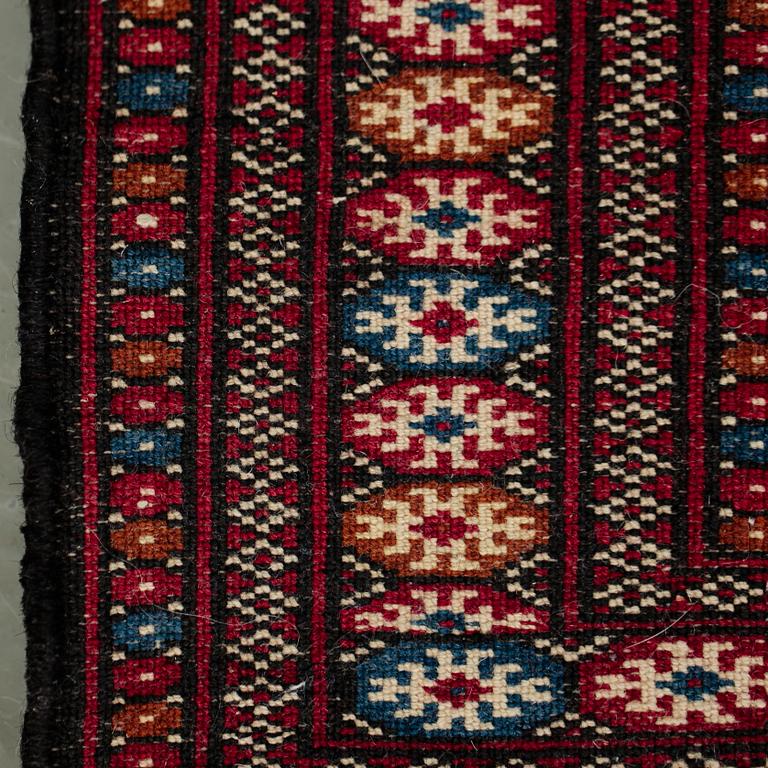MATTA, semiantik Turkmen/Tekke. Ca 200x132 cm.