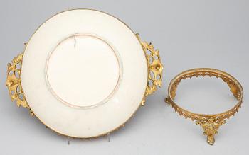 SKÅL PÅ FOT, porslin, Satsuma, Japan, sent 1800-tal.