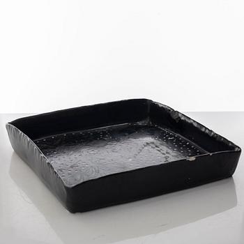 Birger Kaipiainen, a signed stoneware tray.