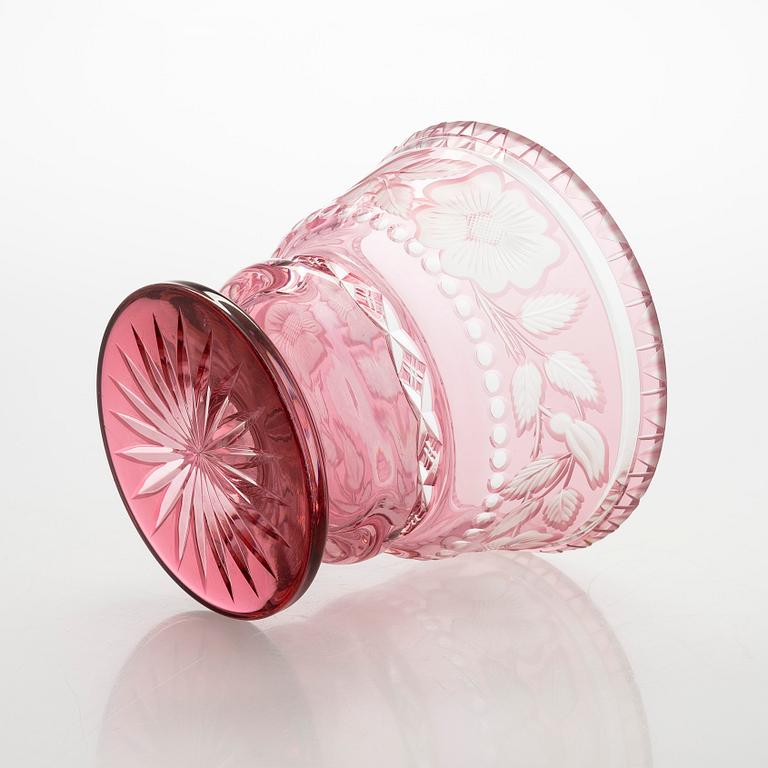 A mid-20th century crystal bowl.