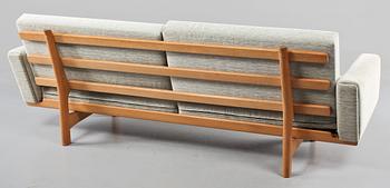 SOFFA, "GE 236", Hans J Wegner, 1900-talets andra hälft.