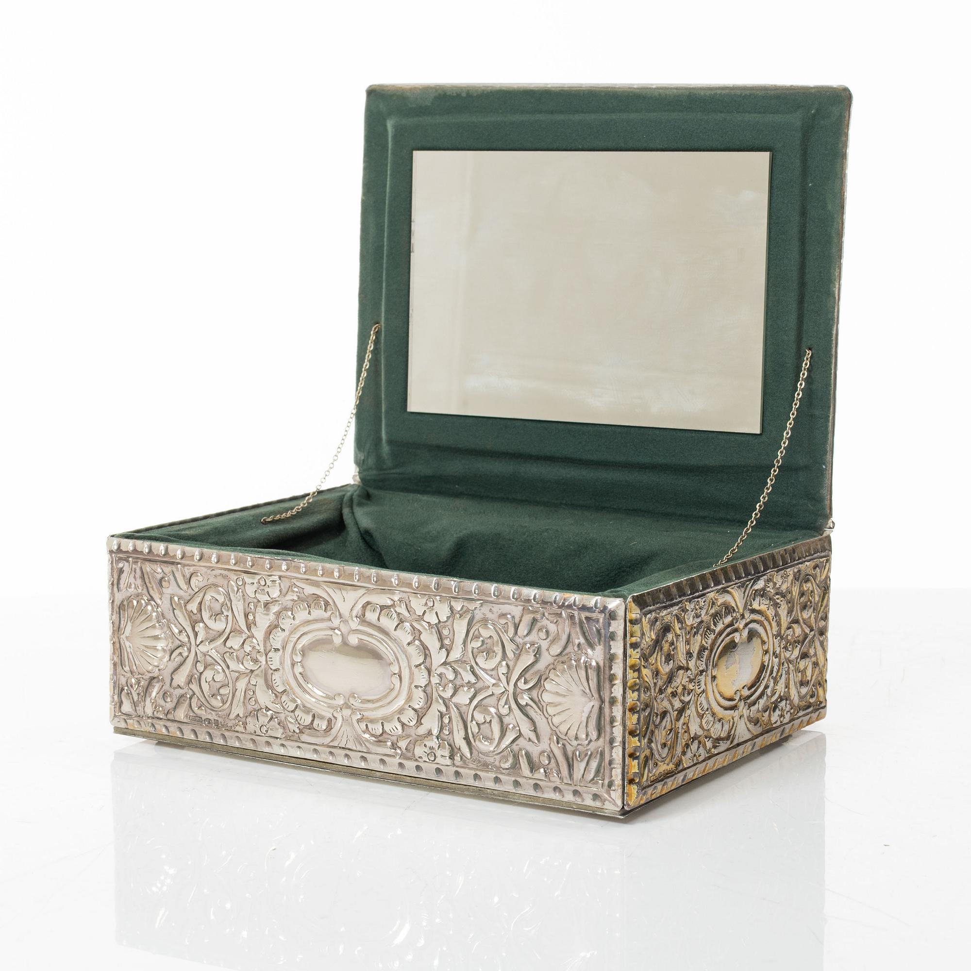 Jewellery box, sterling silver, 20th Century.
