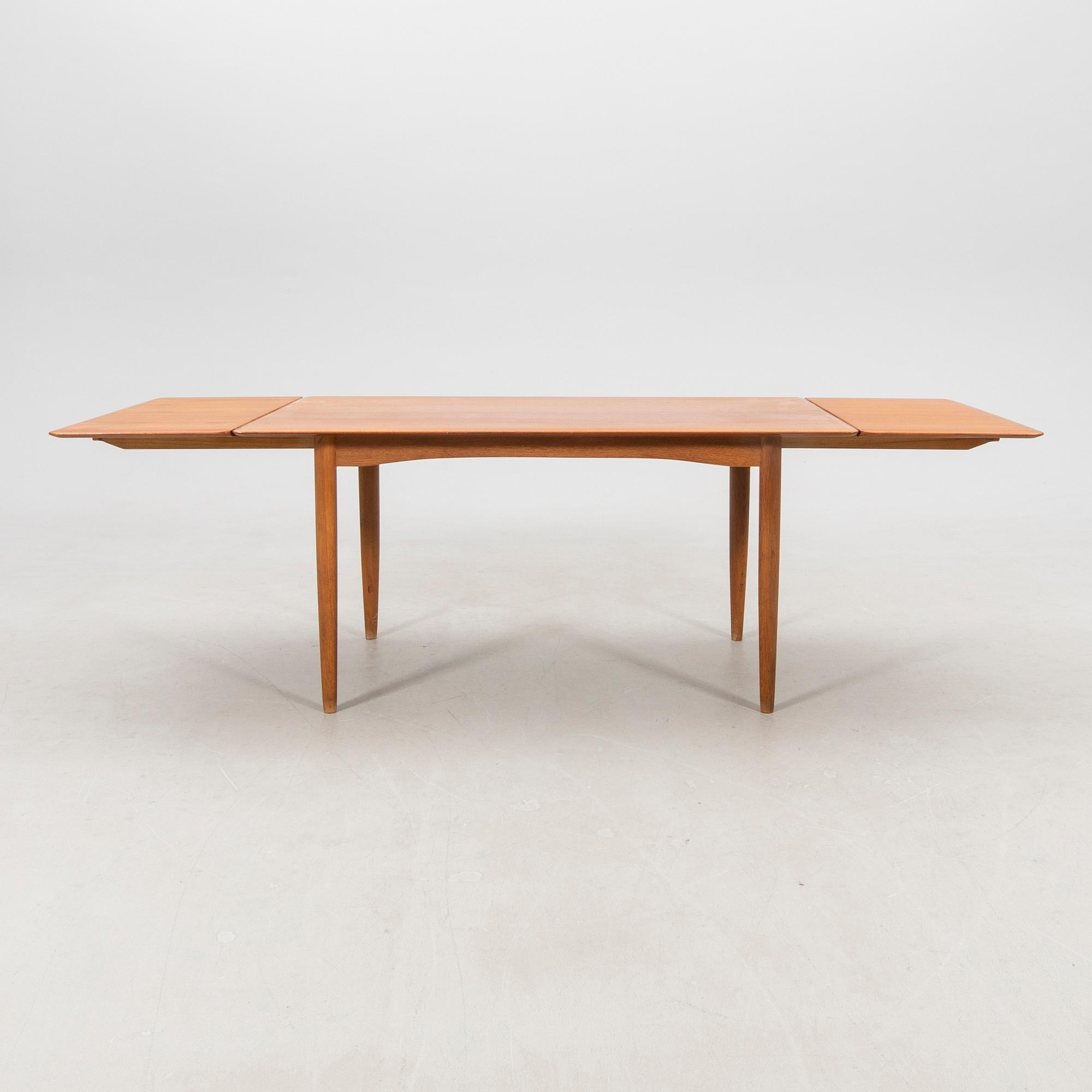 Ib Kofod Larsen, Matbord "modell 403" Slagelse Møbelværk 1900-talets andra hälft.