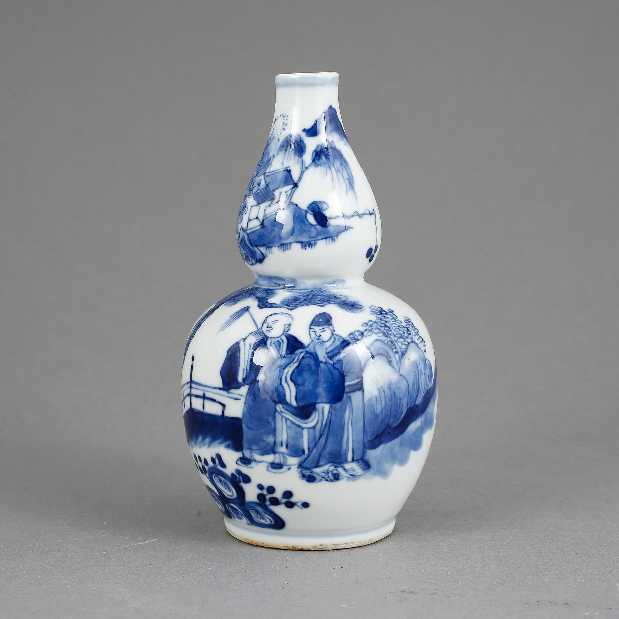 VAS, porslin. Kina, Kangxi's märke, 1800-tal.