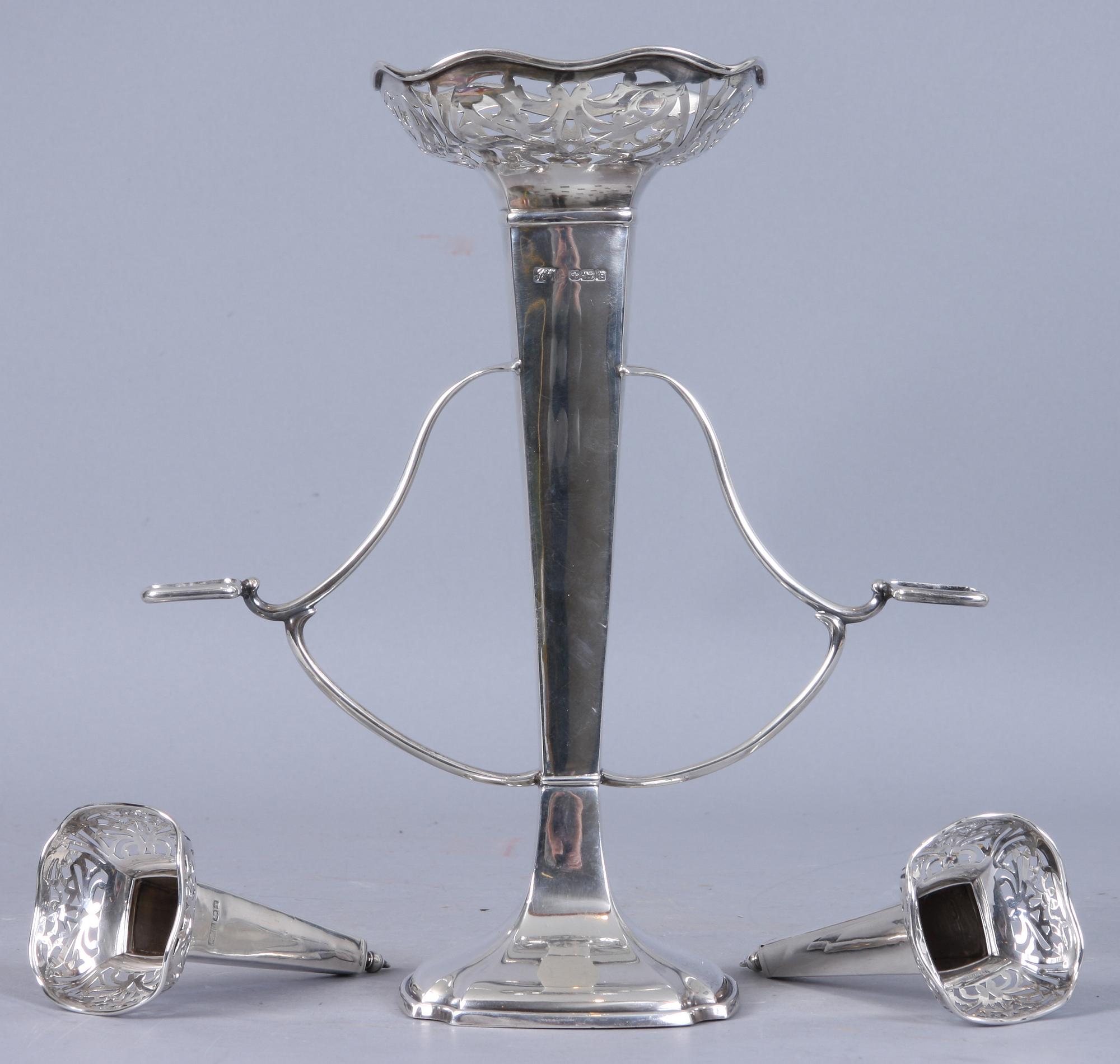 VAS, silver, Robert F. Mosely, Sheffield, England, 1915.