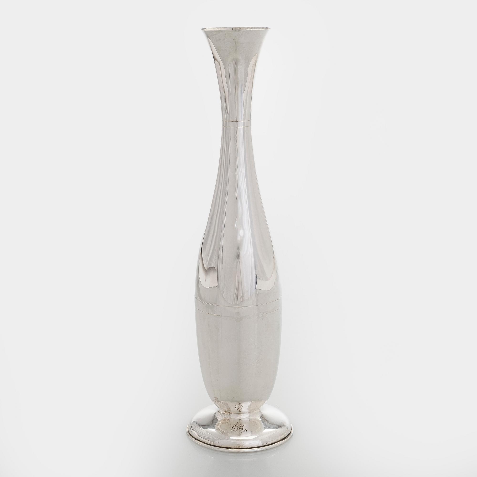 A silver vase, Miettinen & Nurmi Turku, 1953.
