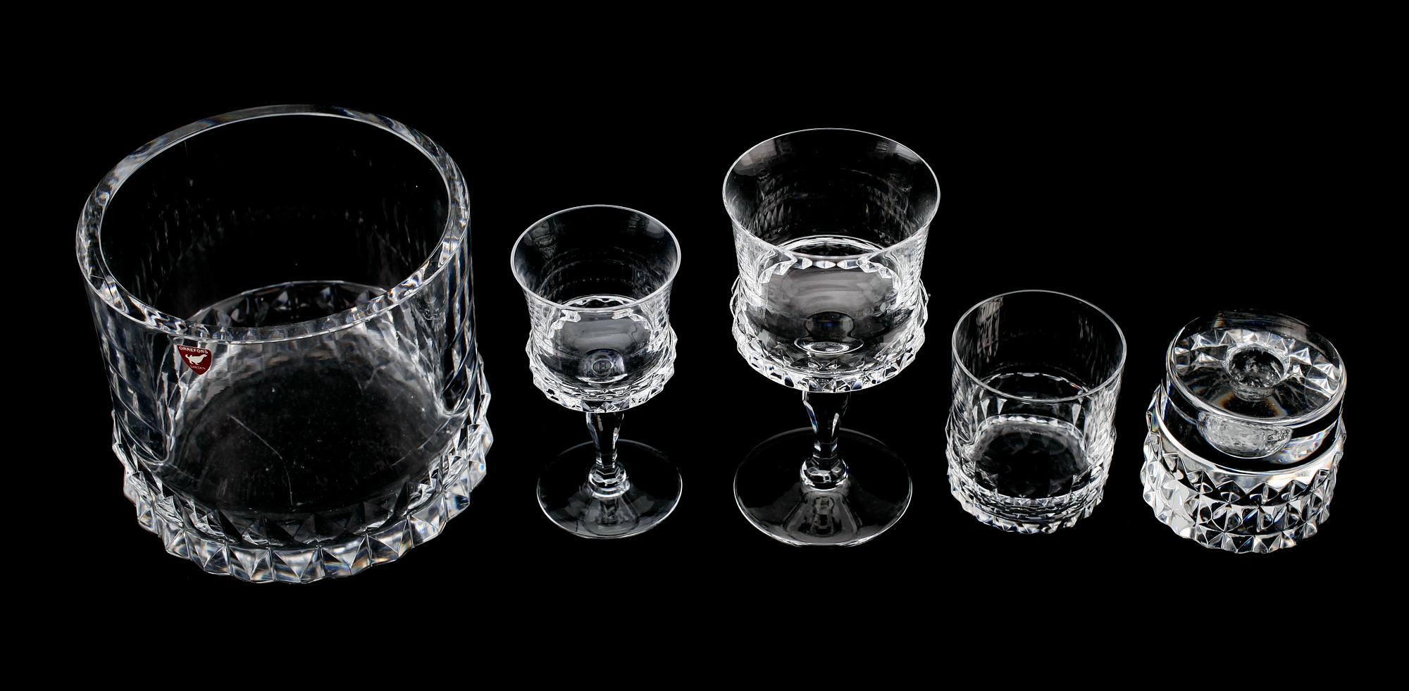 SERVISGLAS, 39 delar, "Silvia", Ingeborg Lundin, Orrefors.