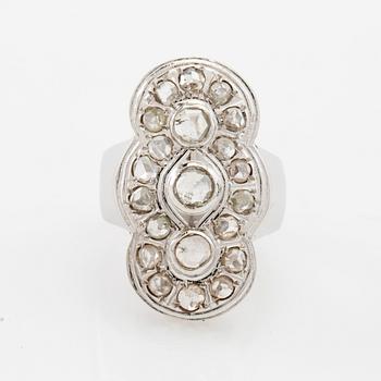 Ring 18K white gold set with rose-cut diamonds.