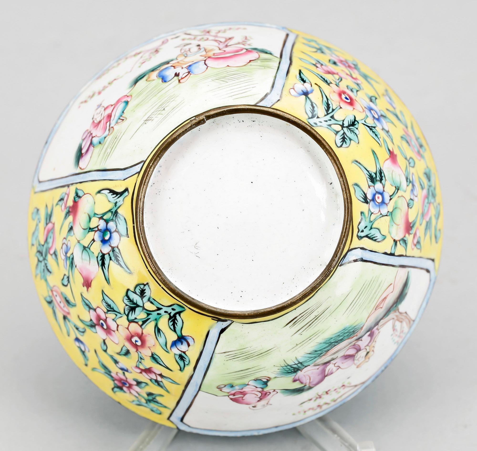 SKÅL, emalj på koppar, Kina, 1700/1800.-tal.