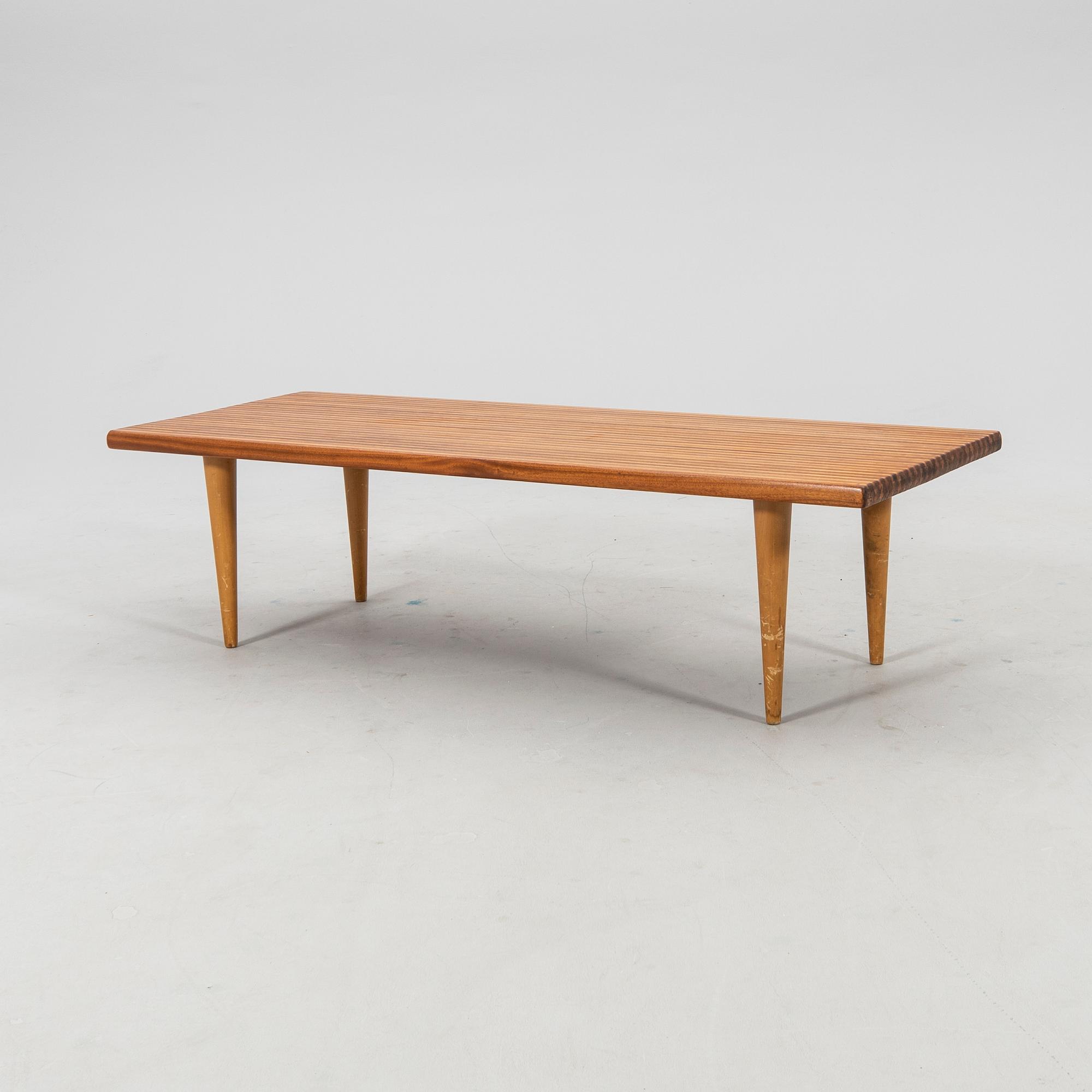 Soffbord Nordiska Kompaniet (NK) modell 579-041 ur Triva kollektionen 1954.