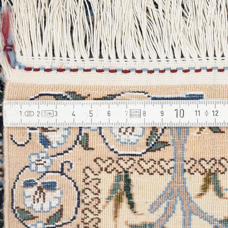 Matta, Nain, part silk, ca 243 x 163 cm.