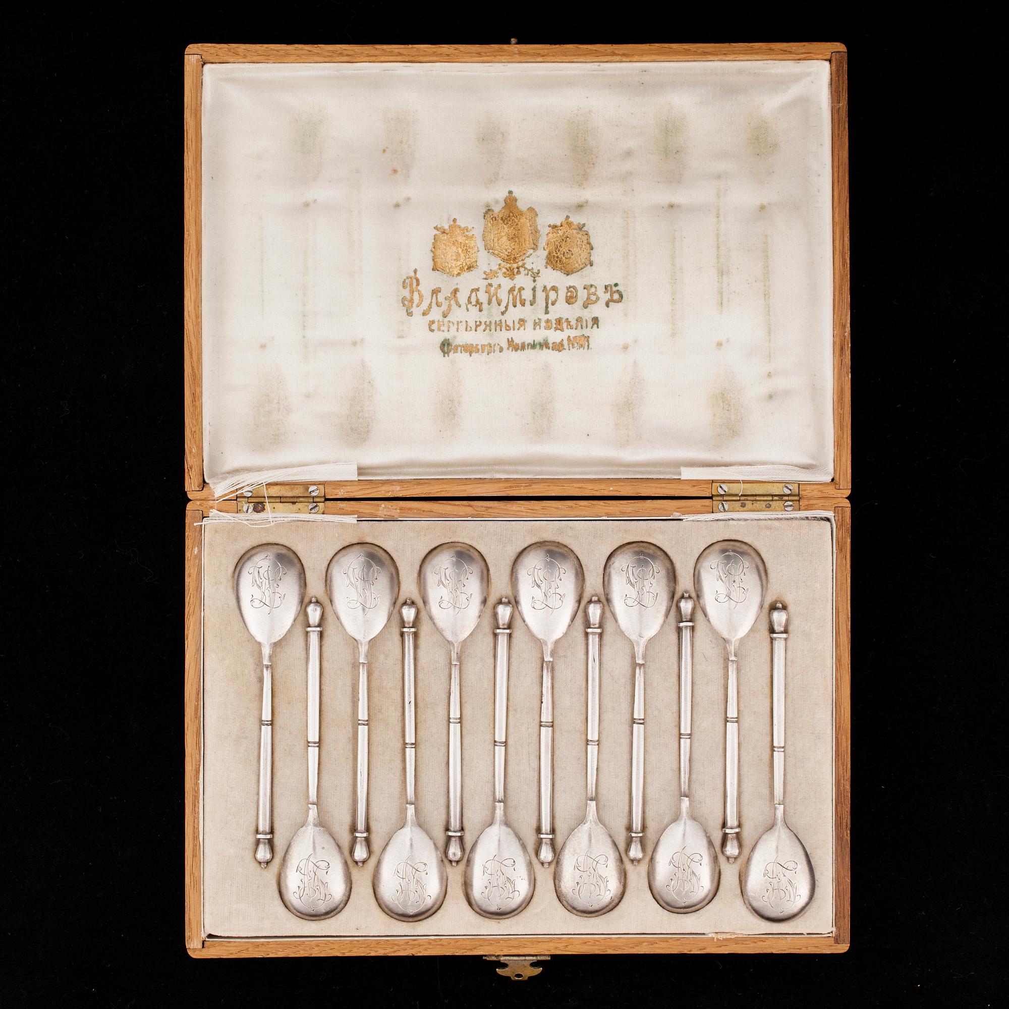 SKEDAR 12 st, silver, hovleverantören Vladimirov, Moskva 1898-1914. Vikt ca 153,5 g.