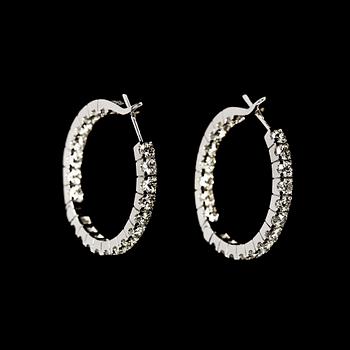 EARRINGS, 42 brilliant cut diamonds, tot. 3.55 cts.