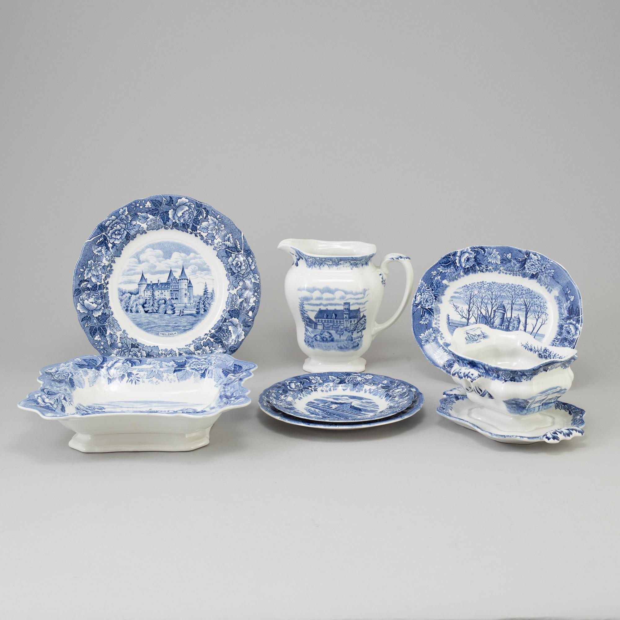 A Swedish 31 piece earthenware tableware from Rörstrand, 1915-1930.