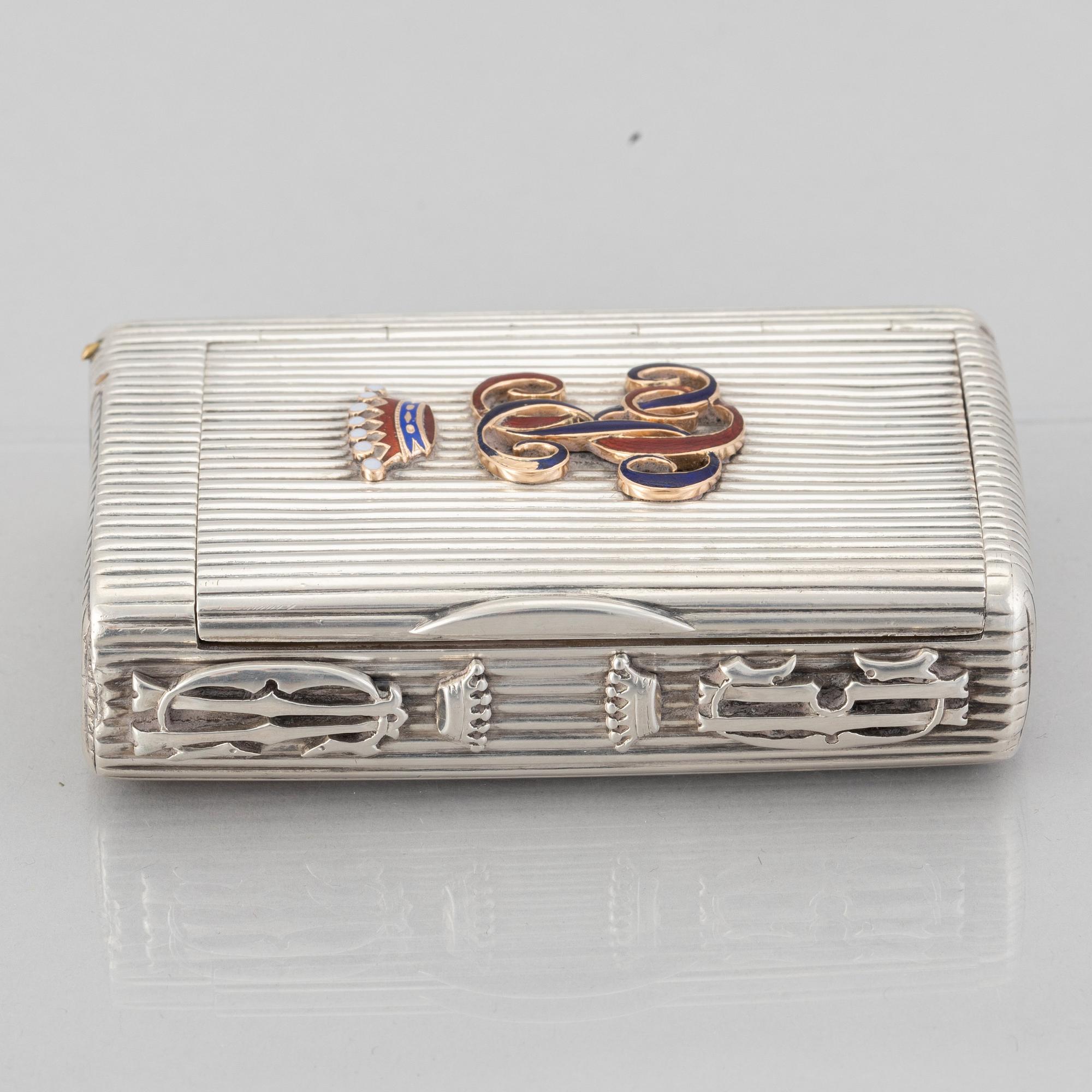 Ciggarettetui, silver, Ryssland. S:t Petersburg ca 1860 samt svenska importstämplar.