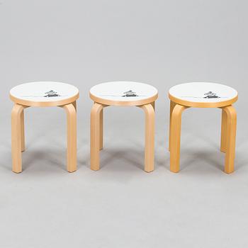 Alvar Aalto, Lastenkaluste, 3 osaa,  pöytä ja jakkaroita 3 kpl, yhteistyö Moomin Characters 2013.