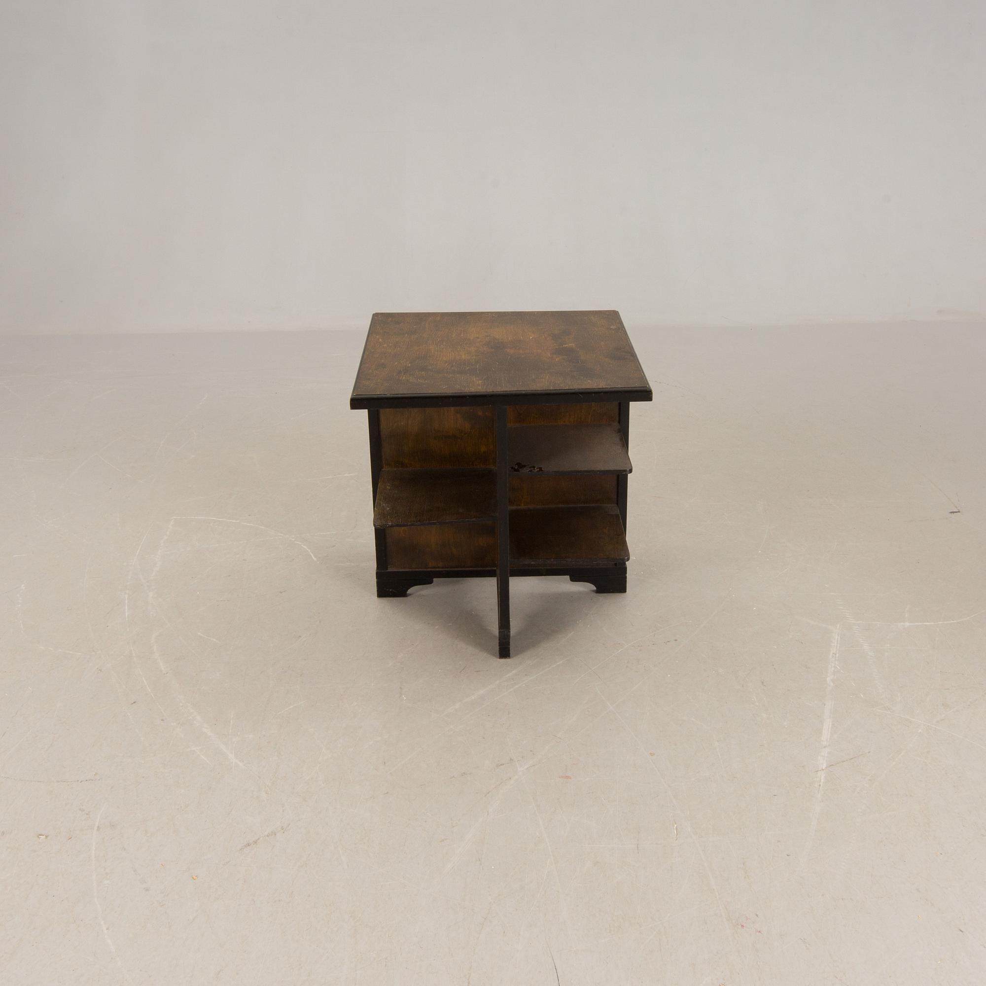 RÖKBORD, 1900-talets första hälft.