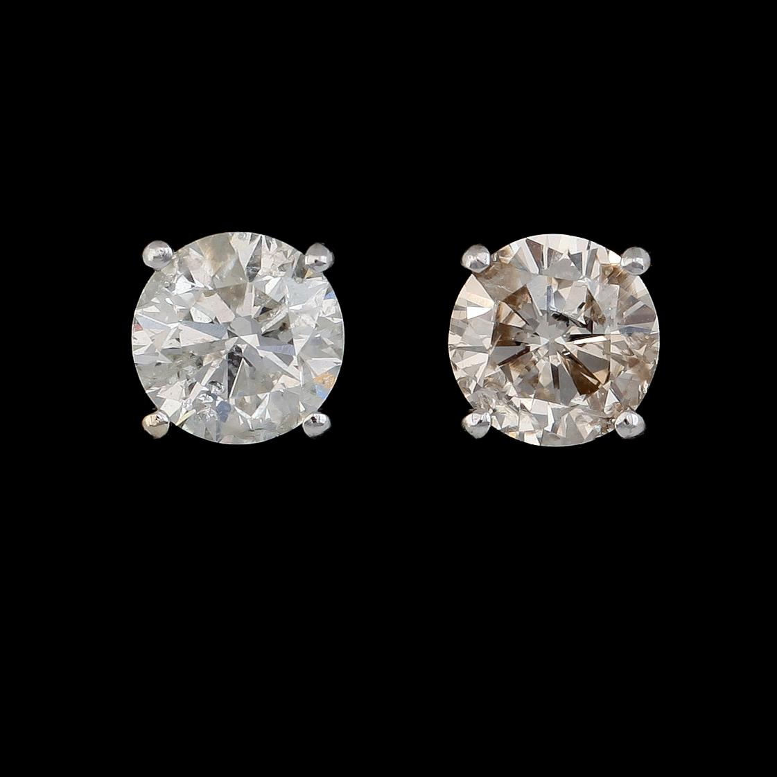 ÖRHÄNGEN, 1 par, 18K vitguld, briljantslipade diamanter tot ca 1.86 ct.