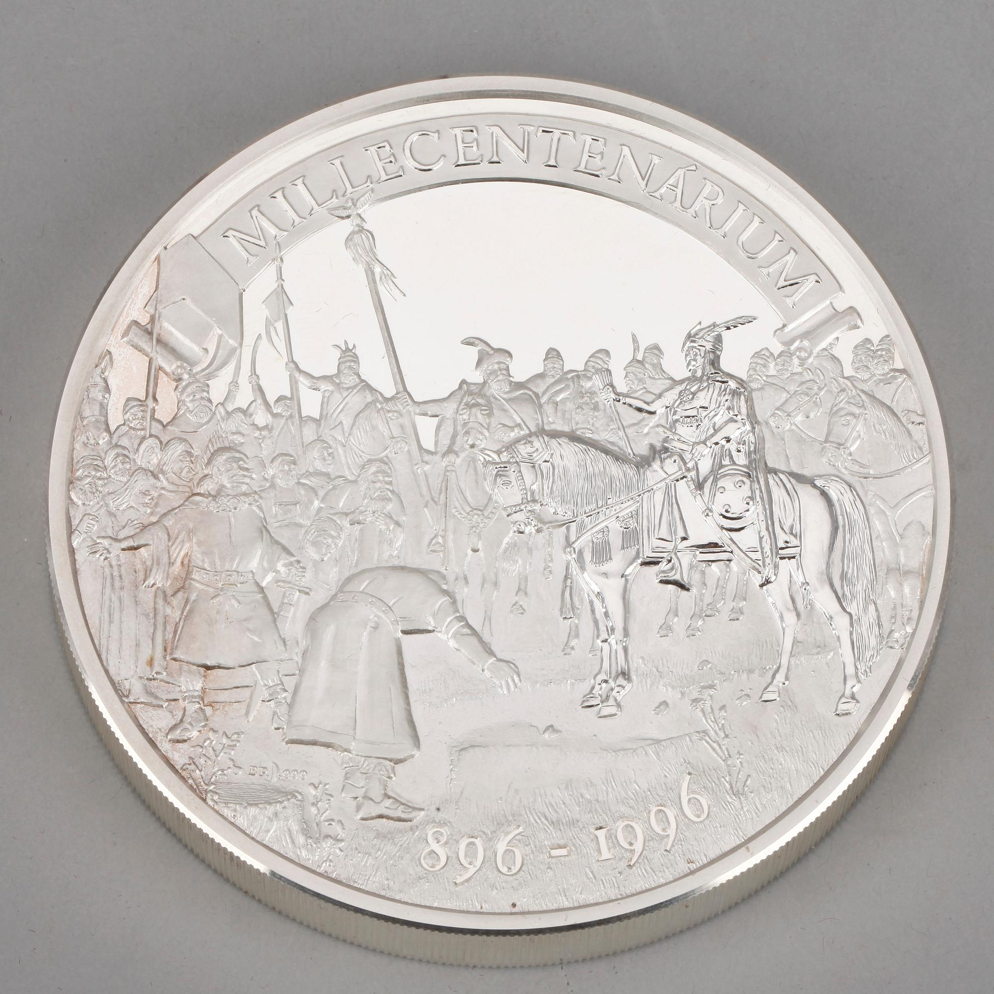MEDALJ, silver, György Bognár för Hungarian Mint Ltd. 1996. Vikt 1000 g.