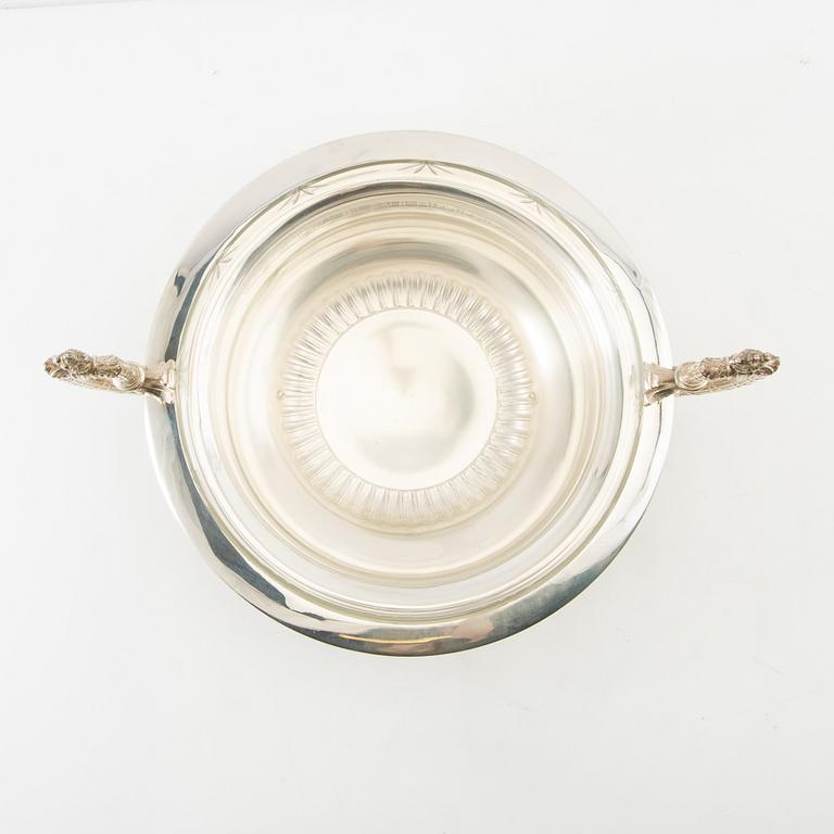 Goblet on foot, 20th century, silver plate and glass.