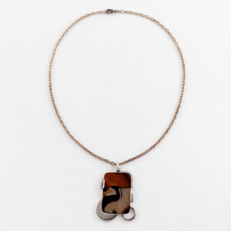 Claës E. Giertta, silver and agate necklace, Stockholm 1994.