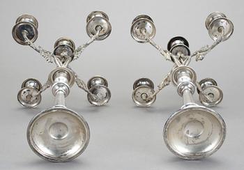 KANDELABRAR, ett par, nysilver, 1900-tal.