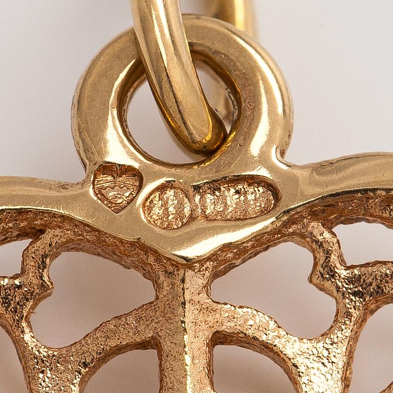 Kalevala Koru, pendant, “Onnen sydän”, 14K gold, small diamond.