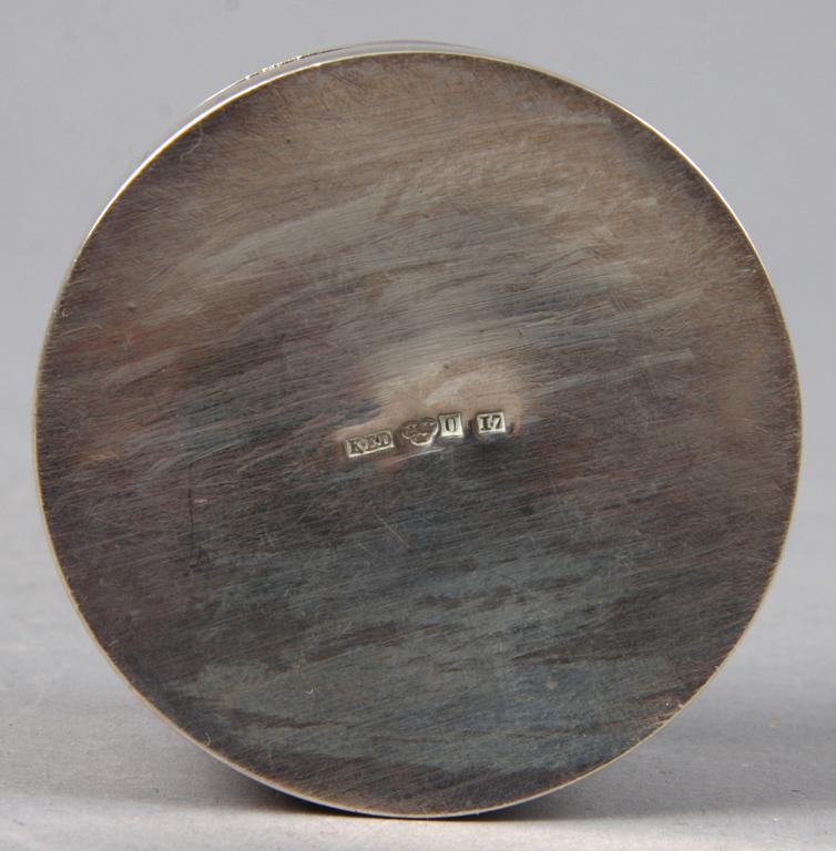 DOSA SAMT SPÄNNE, silver, 1907-1911.