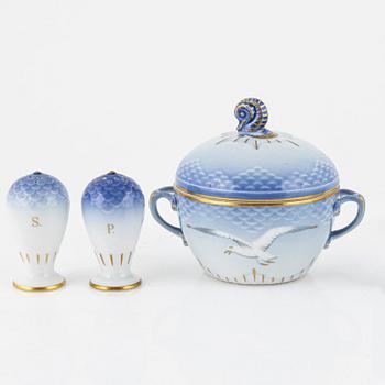 Service 104 pcs "Blue Mew" Bing & Grøndahl Denmark second half of the 20th century porcelain.