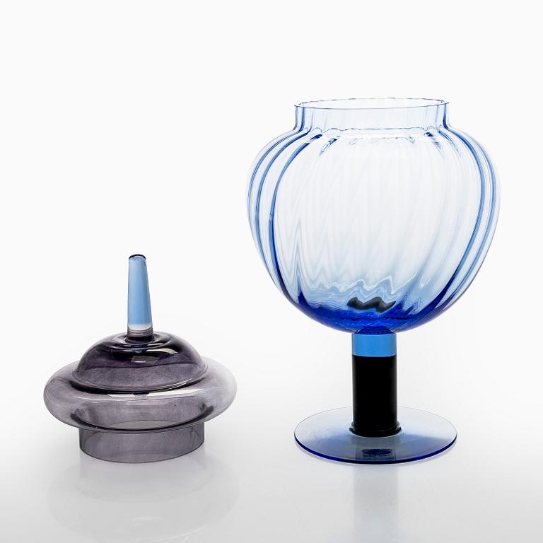 Kerttu Nurminen, a 'Grandmother's candy bowl' art glass object, Lampi Pro Arte 1993, signed K. Nurminen, Nuutajärvi.