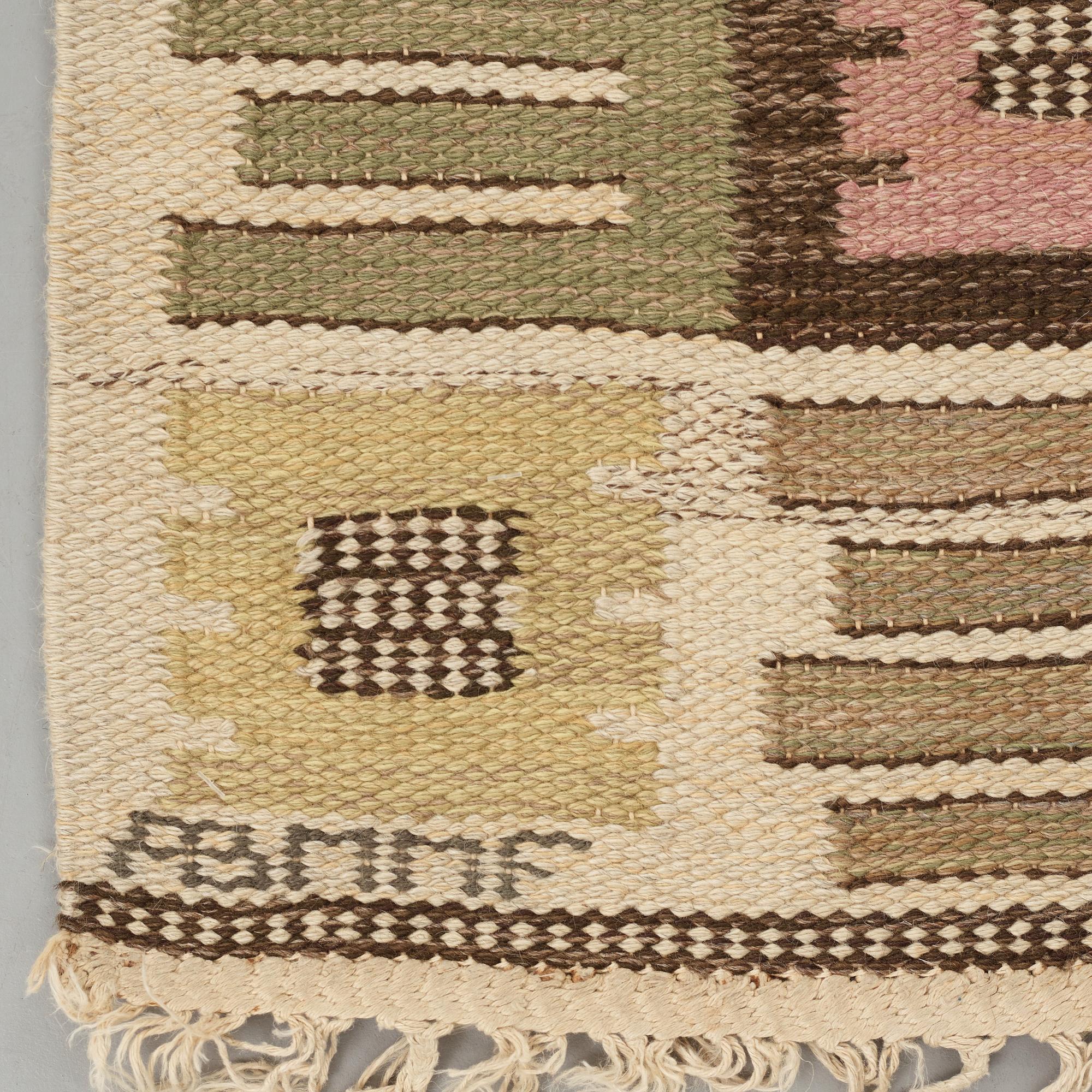 Märta Måås-Fjetterström, Matta, "Nyponblomman", rölakan, ca 213,5-214,5 x 148,5-150,5 cm, signerad AB MMF.