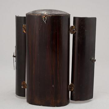 A group of Chinese and Japanese objects, nine pieces.