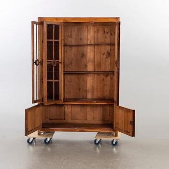 An app. 1900 viewing cabinet.