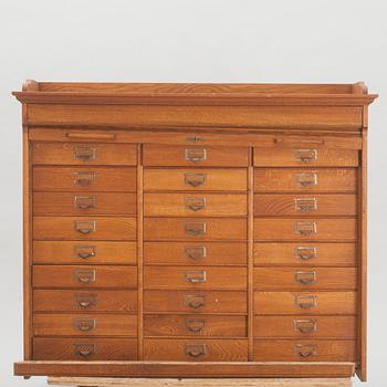 ARKIVSKÅP, 1900-talets första hälft.