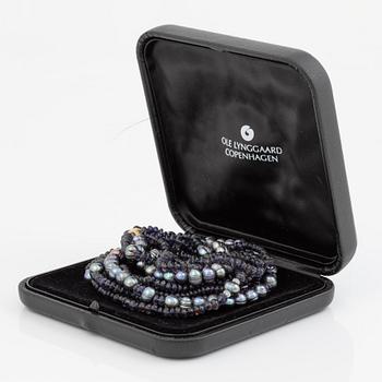 An Ole Lynggaard clasp 18K gold with five-row collar.