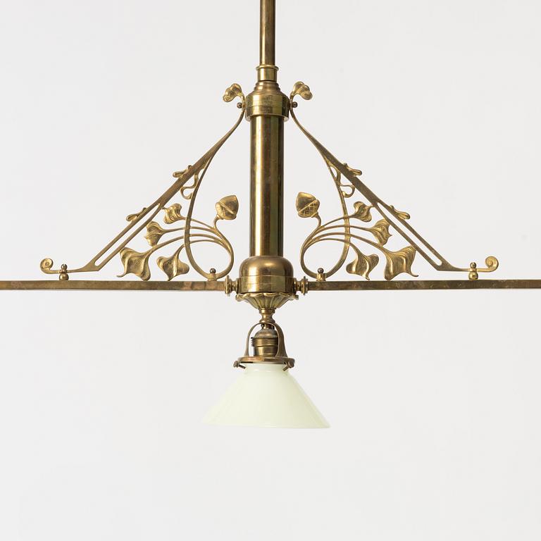 Taklampa, så kallad biljardlampa, jugend, tidigt 1900-tal.