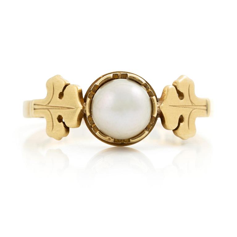 Wiwen Nilsson, a ring 18K gold with a pearl and two motifs of the french lily, Lund 1951.
