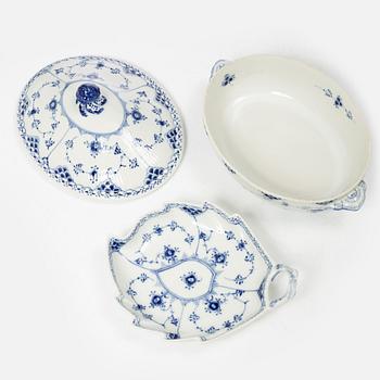 Royal Copenhagen, servisdelar, 15 st, porslin, "Musselmalet", halv blonde, Danmark, 1958-1973.