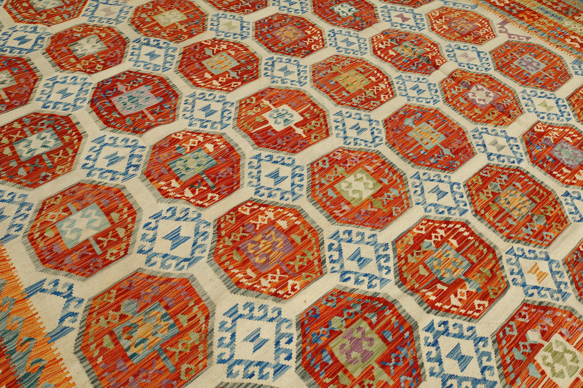 Matta, Kelim, ca 481 x 404 cm.