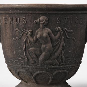 Ivar Johnsson, a pair of "Venus" cast iron urns, Näfveqvarns bruk, Swedish Grace.