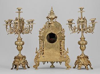 BORDSGARNITYR, mässing, 3 delar, 1800/1900-tal.