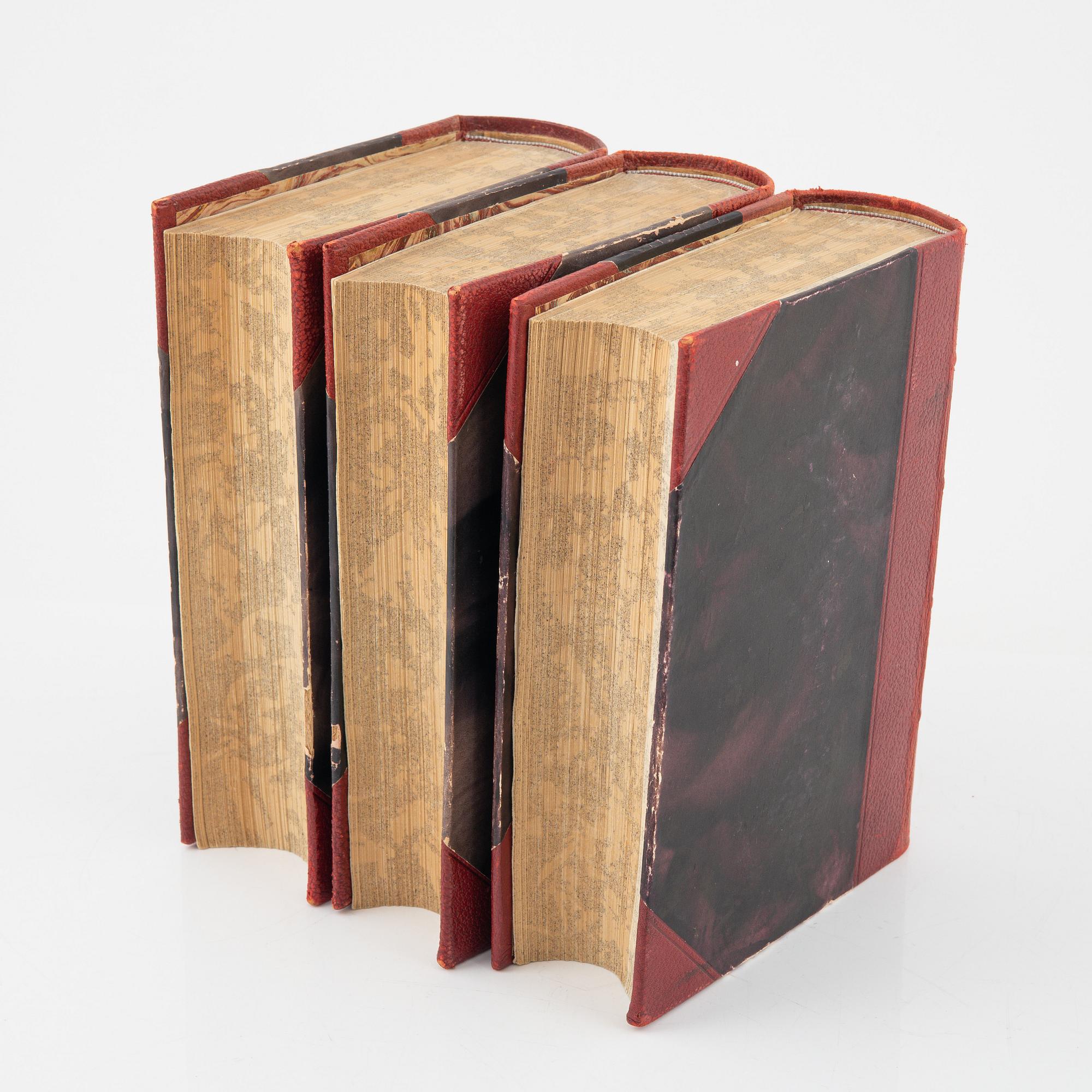 "Bilder ur Nordens Flora", C.A.M Lindman, Wahlström & Widstrand, Stockholm 1922-26 (3 volumes).